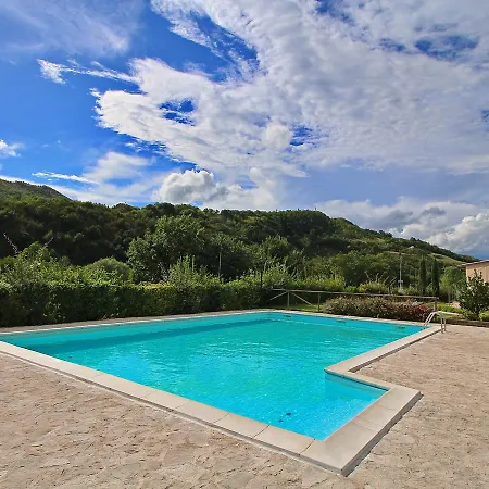 Magnific Holiday In Marche With Pool Prázdninový dům *