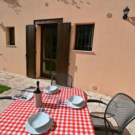 Prázdninový dům Magnific Holiday In Marche With Pool *