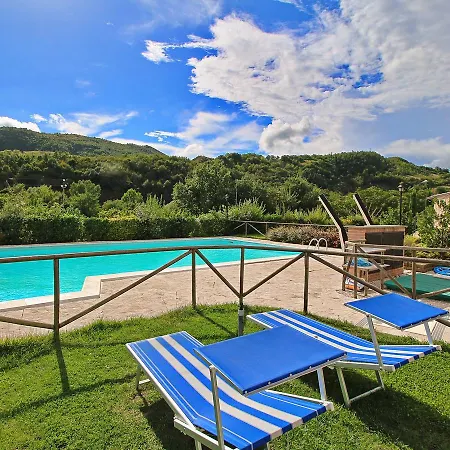 Magnific Holiday In Marche With Pool Prázdninový dům *