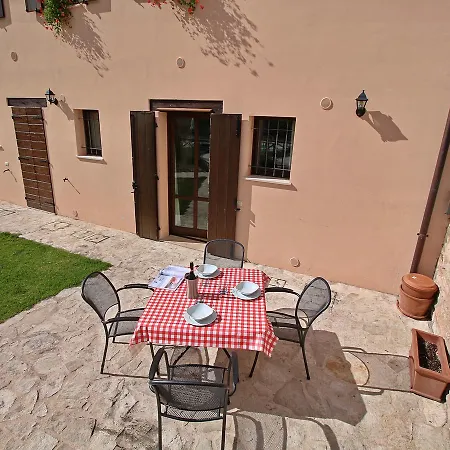 Prázdninový dům Magnific Holiday In Marche With Pool Piobbico