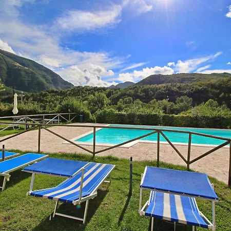 Magnific Holiday In Marche With Pool Prázdninový dům *